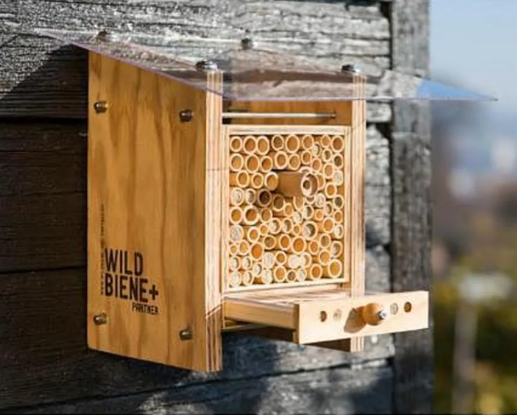 Hilf den Bienen mit einem Insektenhotel von Wildbiene und spare mit Gutscheinen
